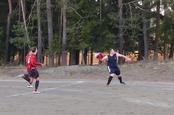 Die Freude war groß, als Fabian Bermühler in seinem ersten Spiel nach langer Verletzungspause den Siegtreffer erzielte. Die Freude war groß, als Fabian Bermühler in seinem ersten Spiel nach langer Verletzungspause den Siegtreffer erzielte.